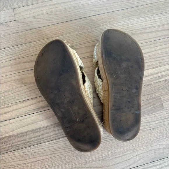 Dolce Vita Platform Sandals - Picture 4 of 7